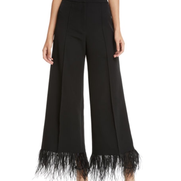 Milly Pants - NWT $395 Milly Cropped Hayden Pant in black with feathers - Size 2